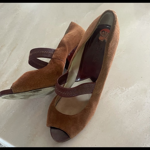 Michael Kors tan & brown wedge shoe - Picture 4 of 5